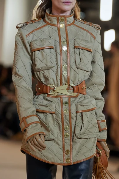 Look 44